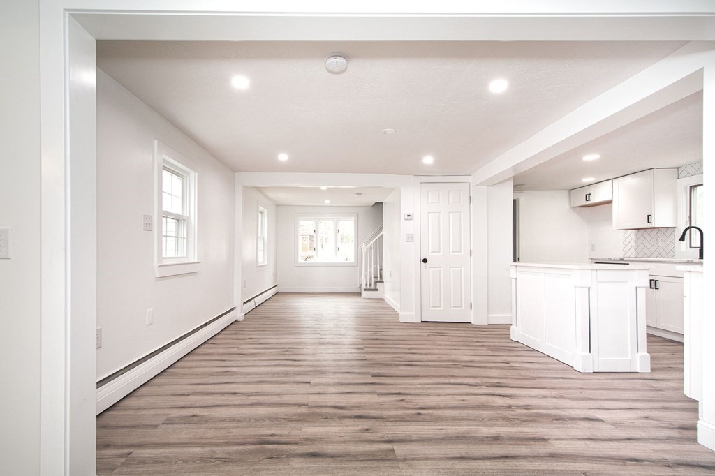 27 South Shore Road Holbrook, MA 02343 - Photo 15 of 37