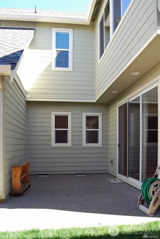 $4,000 | 1596 Northeast Falls Drive, Issaquah, WA 98029