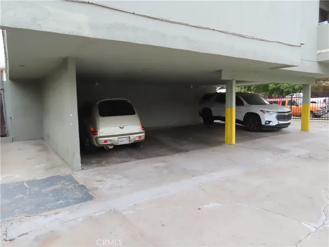 $1,170,000 | 2204 West 26th Place, Los Angeles, CA 90018