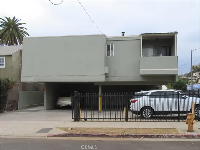$1,170,000 | 2204 West 26th Place, Los Angeles, CA 90018