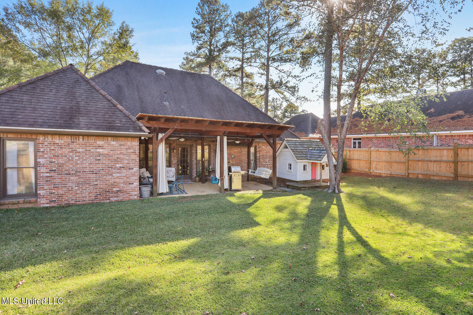 135 Pine Ridge Circle Brandon, MS 39047 - Photo 18 of 20 .