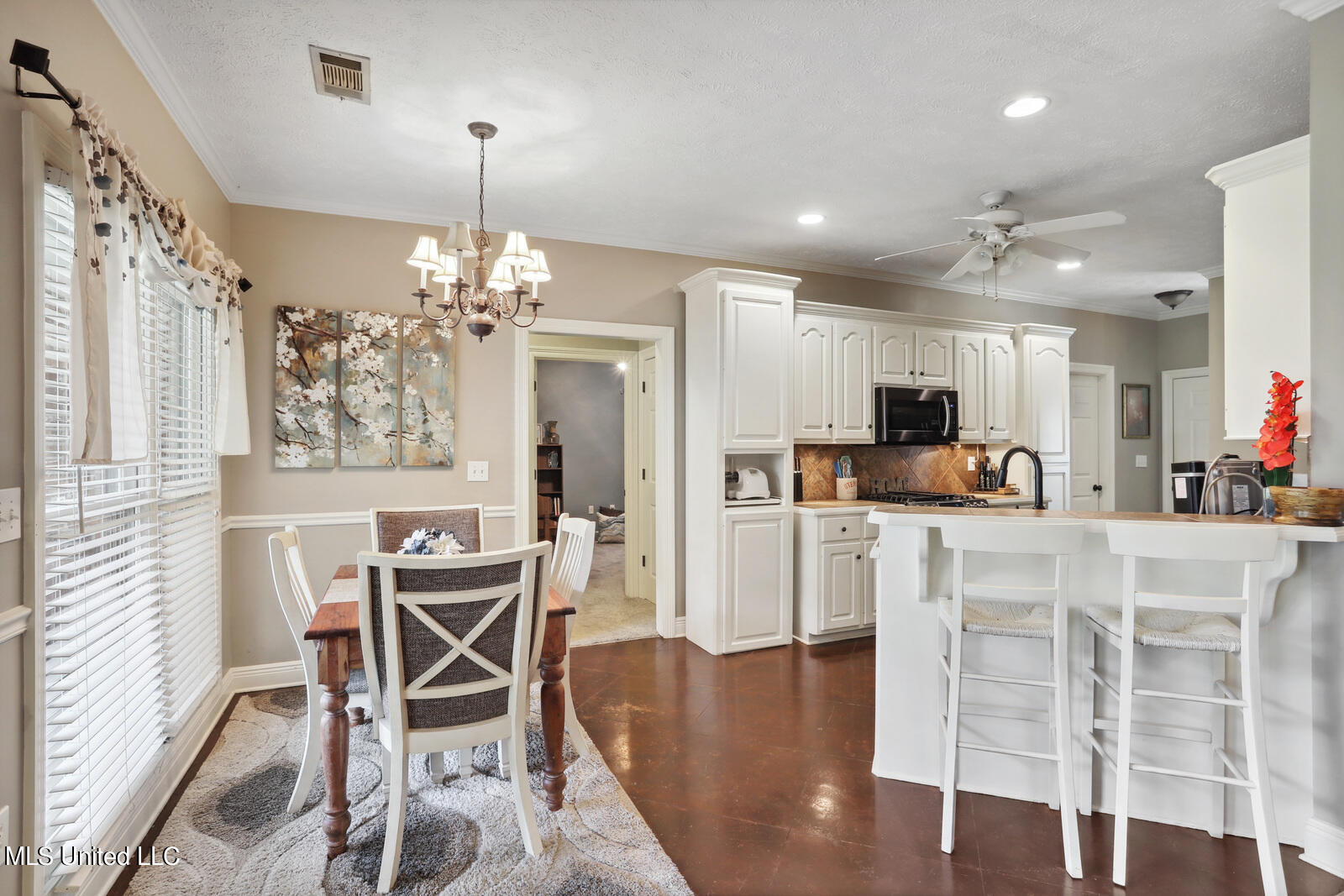 135 Pine Ridge Circle Brandon, MS 39047 - Photo 6 of 20 .