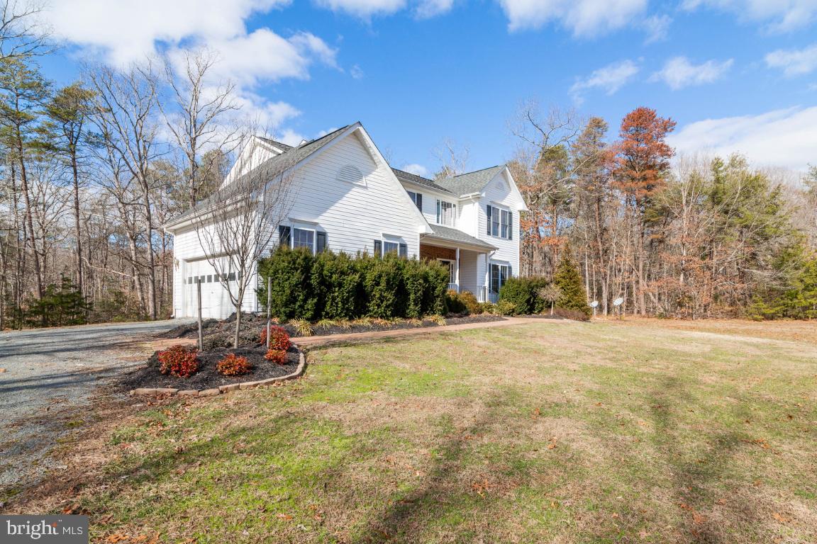 14420 Crawleys Dam Road Goldvein, VA 22720 - Photo 13 of 29 Convenient side load garage