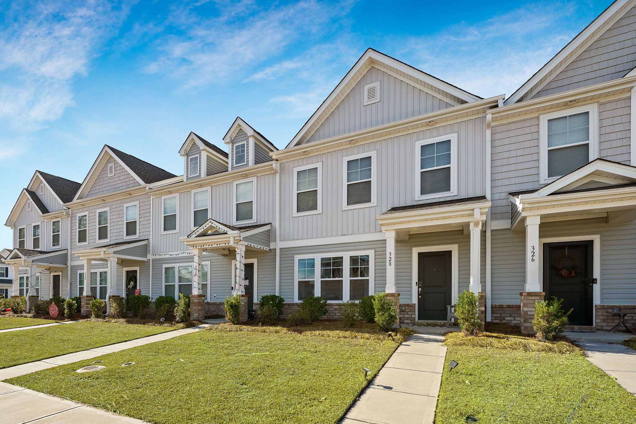 328 Surfbird Road Summerville, SC 29486 - Photo 2 of 22 2