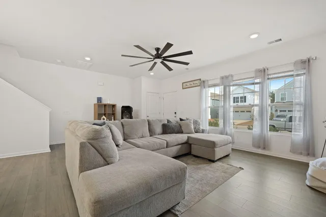 $325,000 | 328 Surfbird Road, Summerville, SC 29486