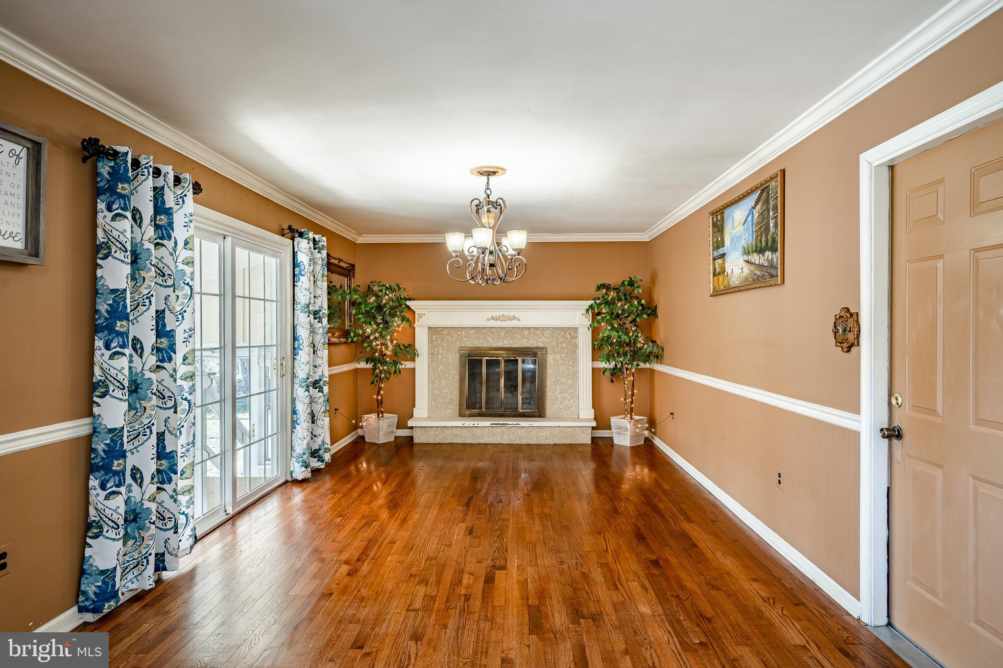 679 Hopewell Road Downingtown, PA 19335 - Photo 15 of 42 Dining Room 2