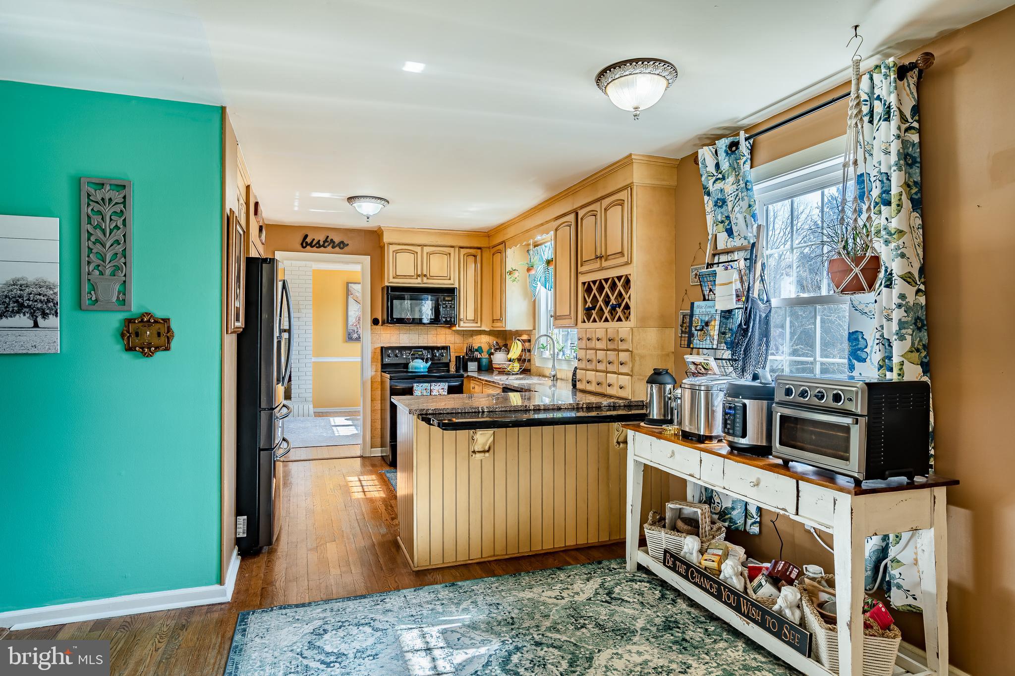 679 Hopewell Road Downingtown, PA 19335 - Photo 17 of 42 Eat-in Kitchen