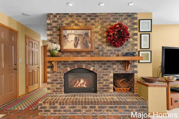 $440,000 | 3146 Pinedale Drive Southwest, Grandville, MI 49418