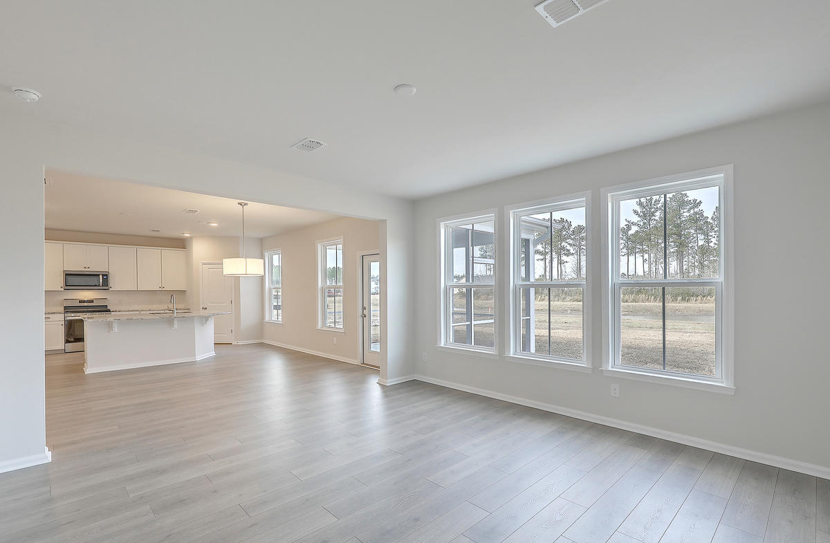 228 Bering Lane Summerville, SC 29486 - Photo 9 of 18 Great Room