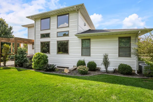 $719,000 | 4700 Chestnut Grove Drive, Champaign, IL 61822