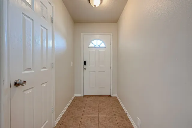 a view of empty room with window