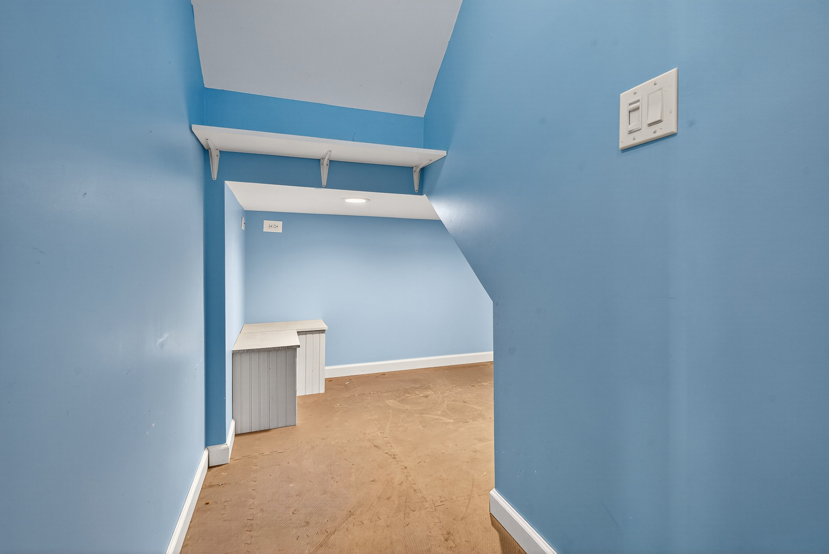 2870 Glacier Way, Unit B Wauconda, IL 60084 - Photo 16 of 35 a view of entryway