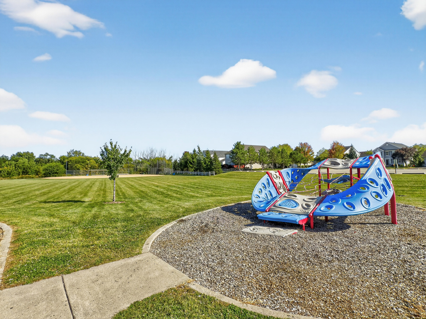 2870 Glacier Way, Unit B Wauconda, IL 60084 - Photo 31 of 35 a view of a lake with a park