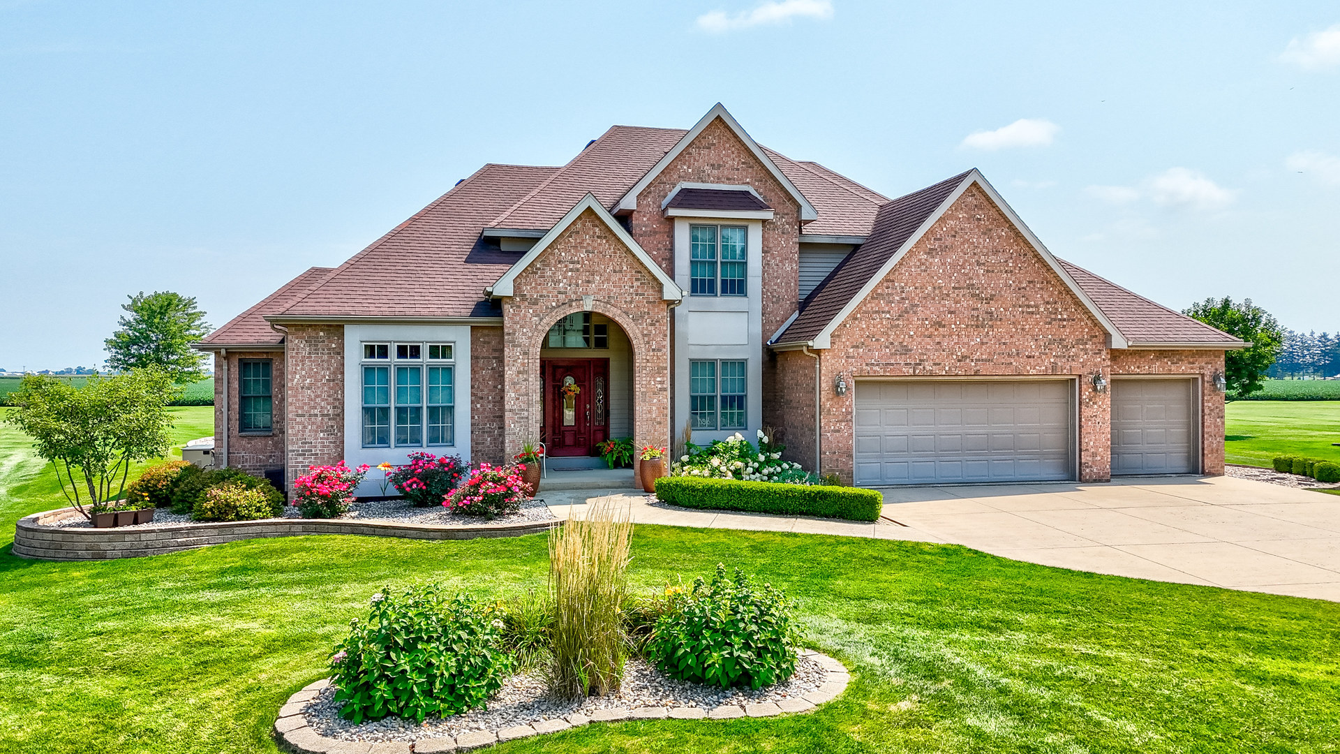 3622 East 1769th Road Ottawa, IL 61350 - Photo 1 of 42 a front view of a house with garden