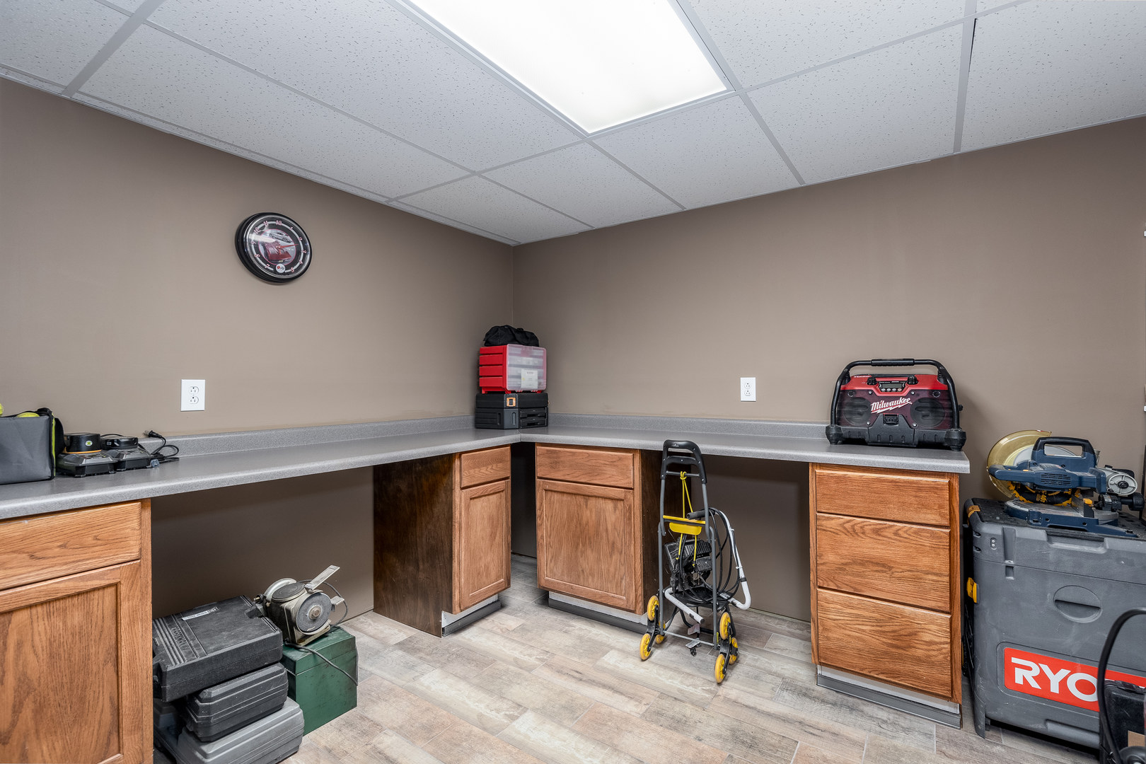3622 East 1769th Road Ottawa, IL 61350 - Photo 26 of 42 a view of a workspace with furniture