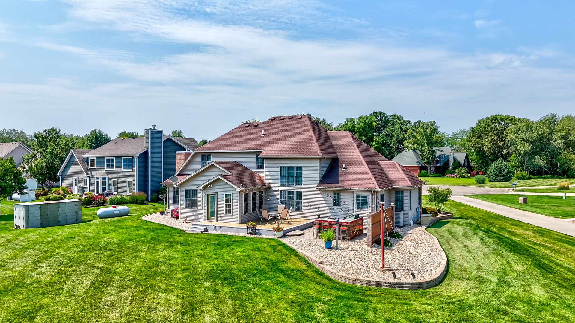 3622 East 1769th Road Ottawa, IL 61350 - Photo 34 of 42 a aerial view of a house with swimming pool and a yard