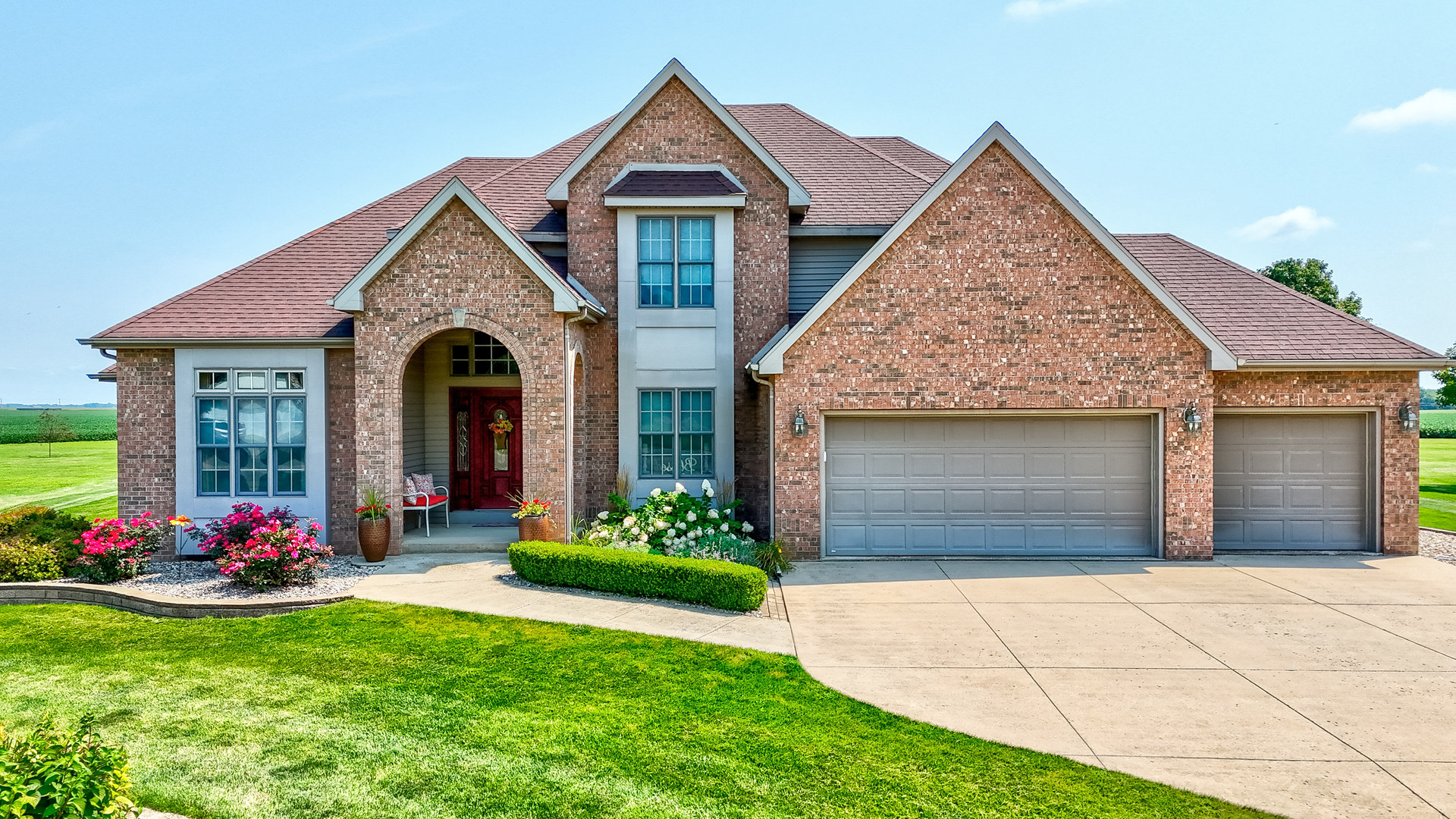 3622 East 1769th Road Ottawa, IL 61350 - Photo 41 of 42 a front view of a house with yard