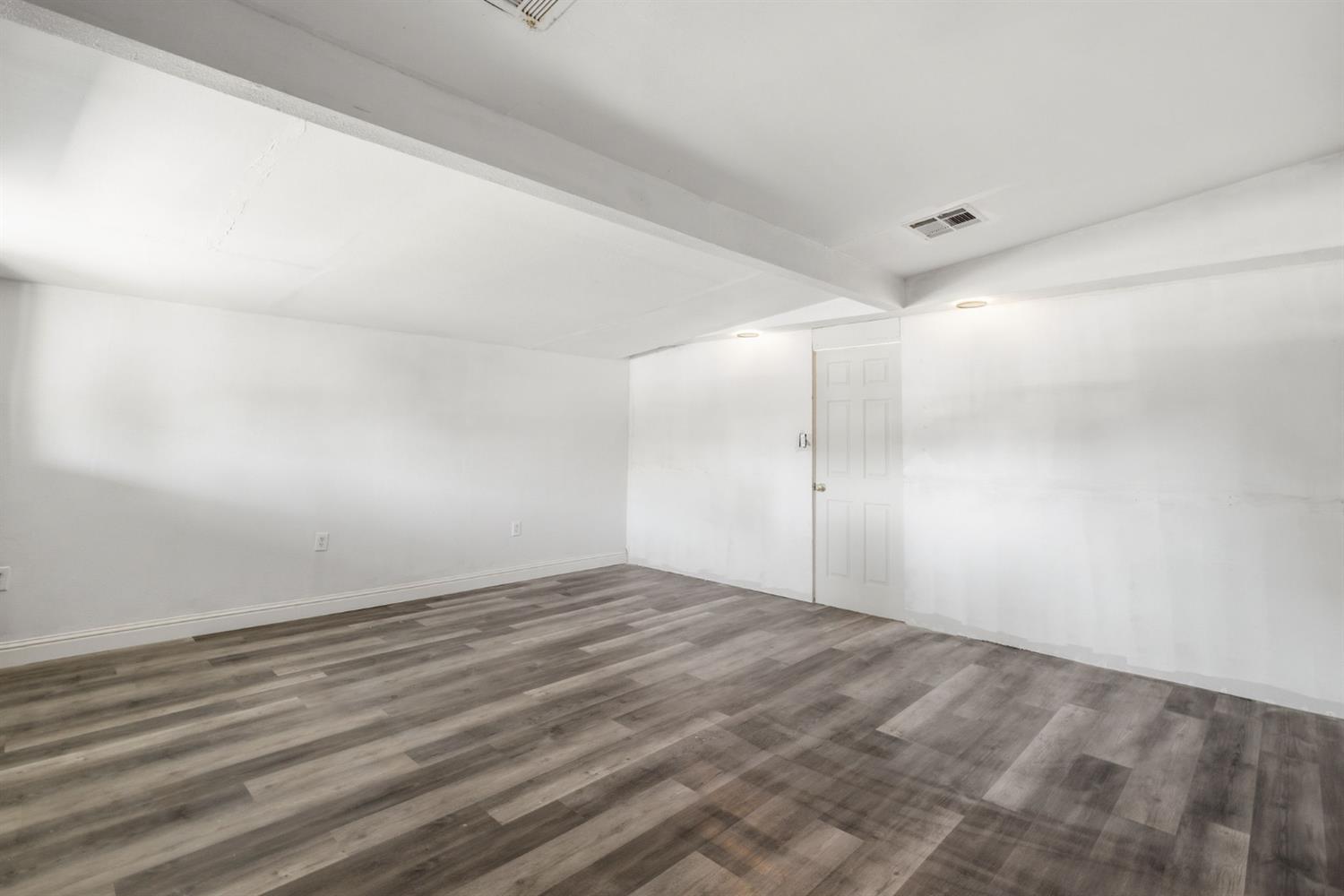 133 Oleander Avenue Lemoore, CA 93245 - Photo 21 of 30 a view of empty room