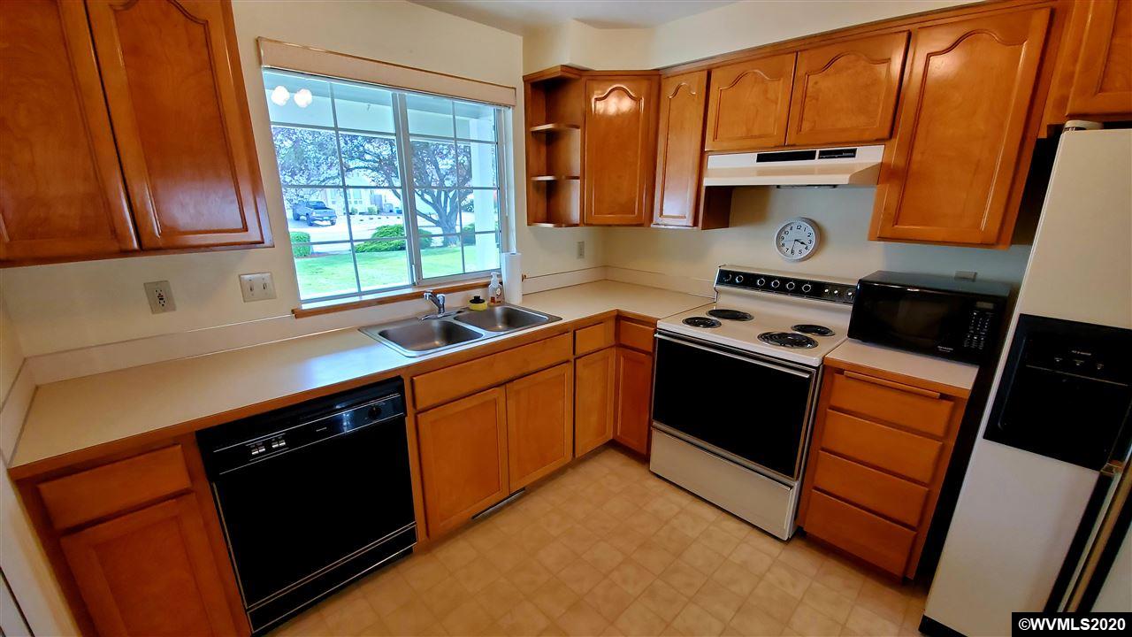 2111 Del Rio Avenue Southeast Albany, OR 97322 - Photo 8 of 24 Gallery Image 8