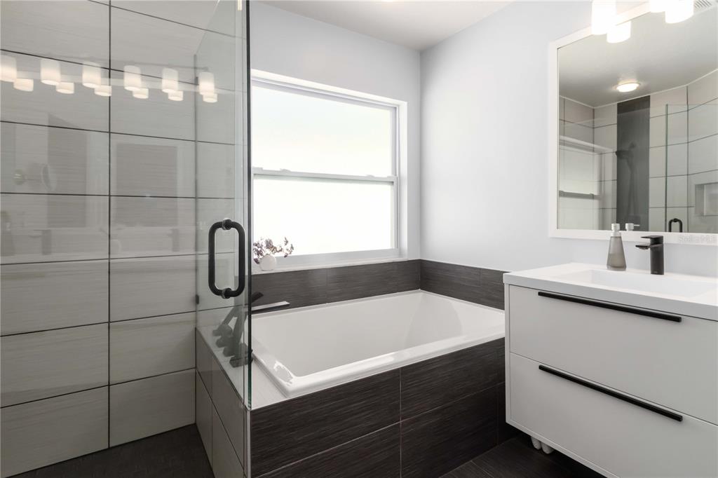 1220 Lake Highview Lane Brandon, FL 33510 - Photo 15 of 43