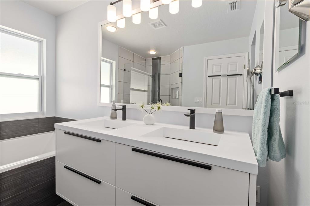 1220 Lake Highview Lane Brandon, FL 33510 - Photo 16 of 43