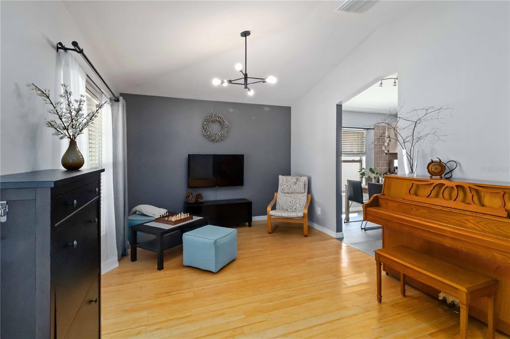 1220 Lake Highview Lane Brandon, FL 33510 - Photo 5 of 43