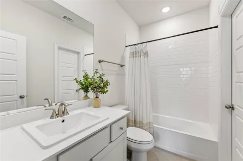$489,900 | 300 Colusa Drive, Lewisville, TX 75056