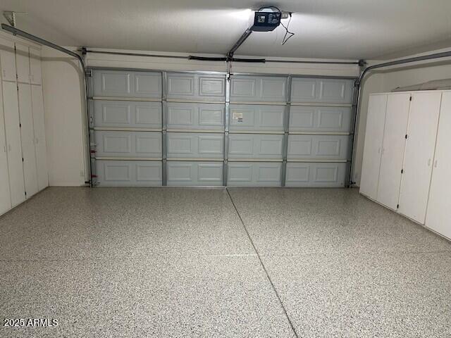 1038 South Roca Street Gilbert, AZ 85296 - Photo 14 of 47 a view of a garage