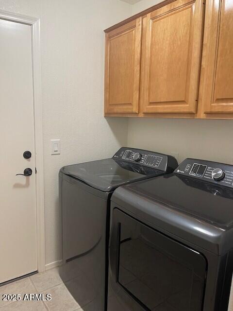 1038 South Roca Street Gilbert, AZ 85296 - Photo 38 of 47 a utility room with dryer and washer