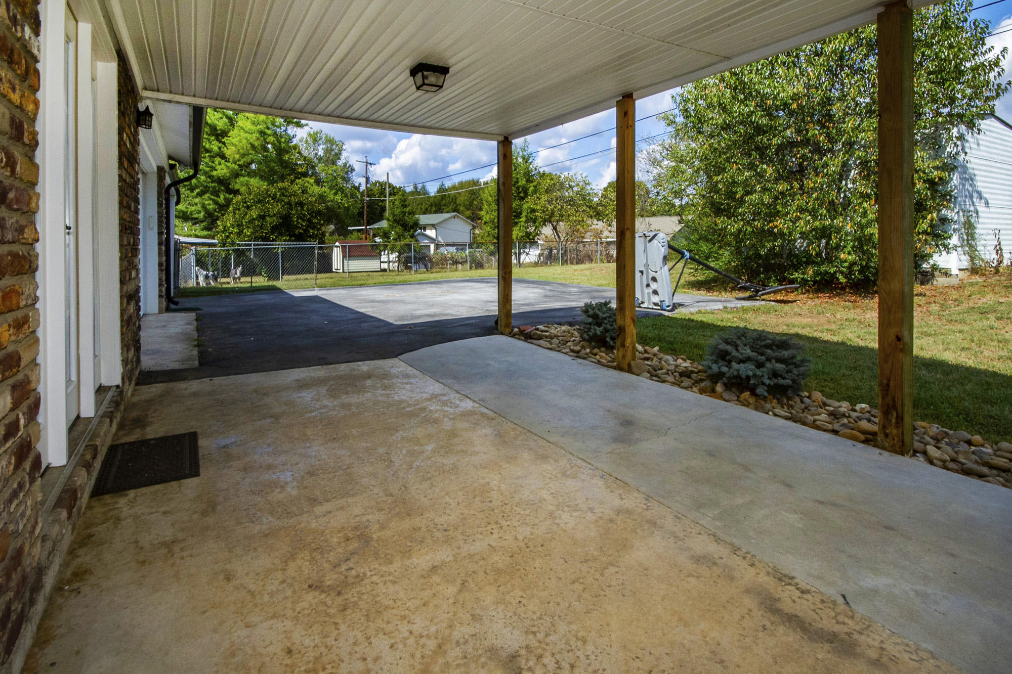 7816 Whitcomb Road Powell, TN 37849 - Photo 24 of 30 59998860-C3C1-4370-8453-93932CFA61B0