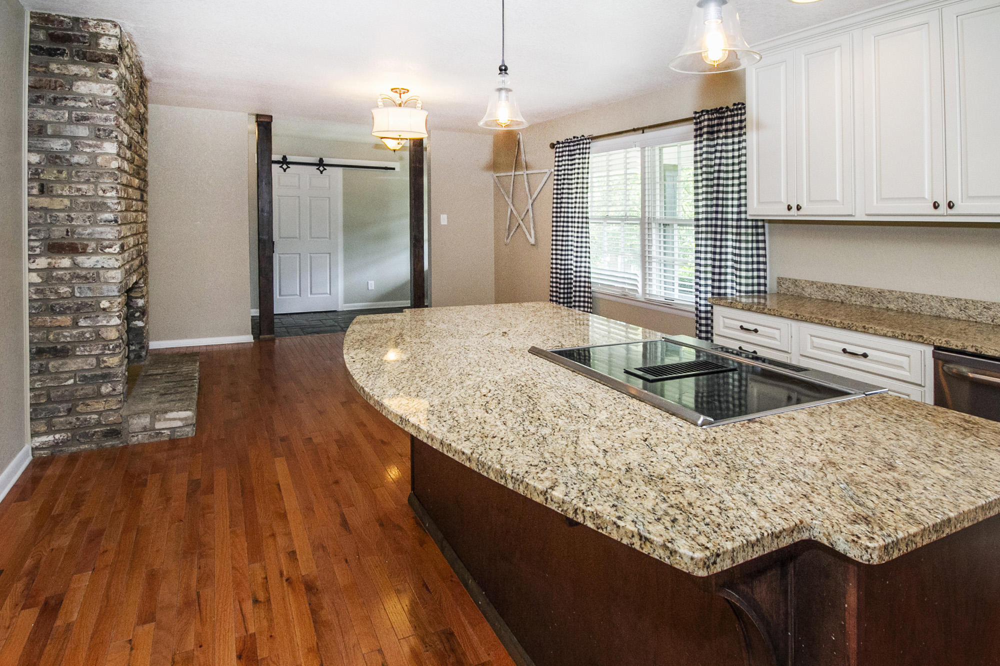 7816 Whitcomb Road Powell, TN 37849 - Photo 9 of 30 AB6DC3AE-13DF-4885-8460-3BB5E7799959