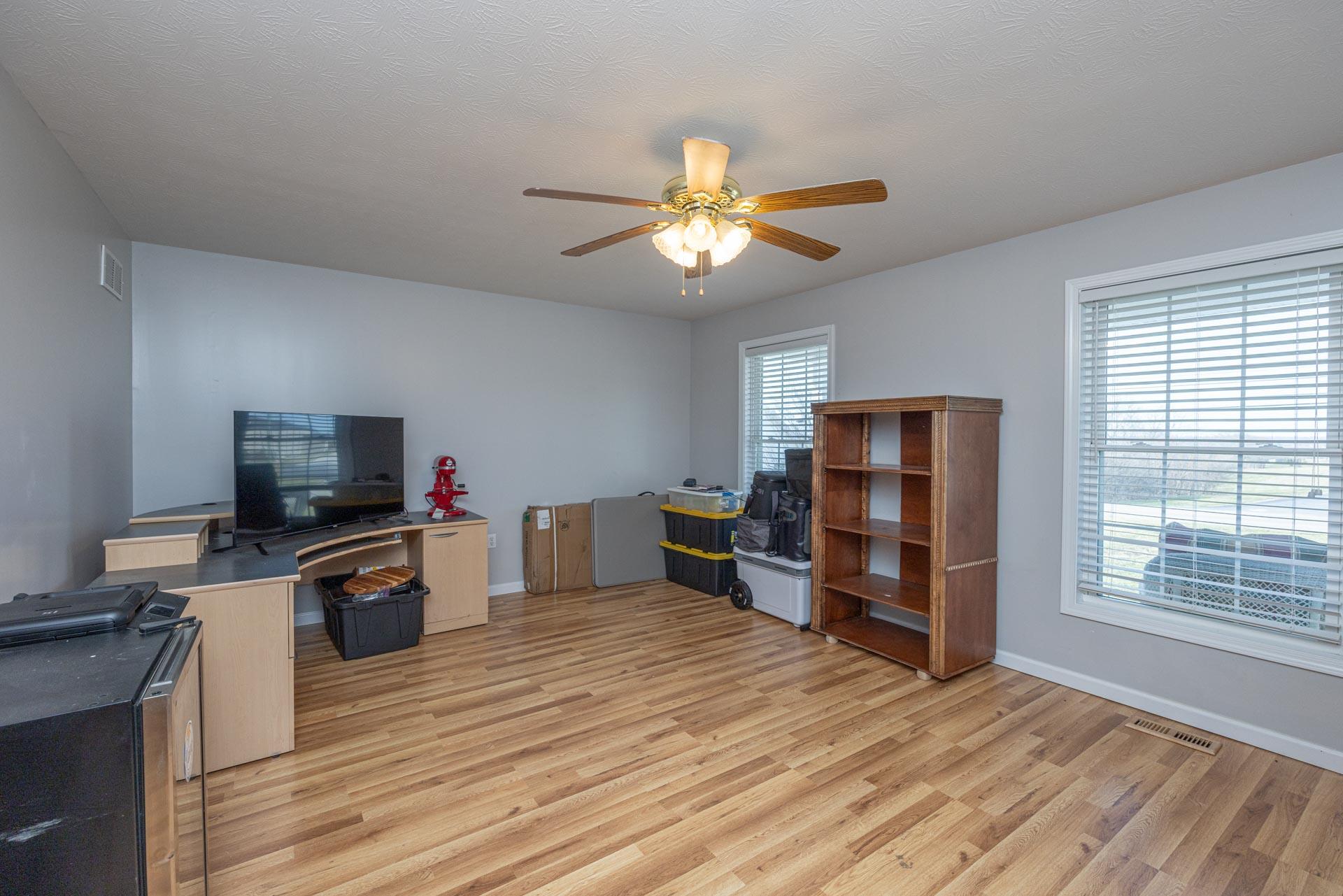 621 Clintonville Road Paris, KY 40361 - Photo 11 of 30 5B5A7301