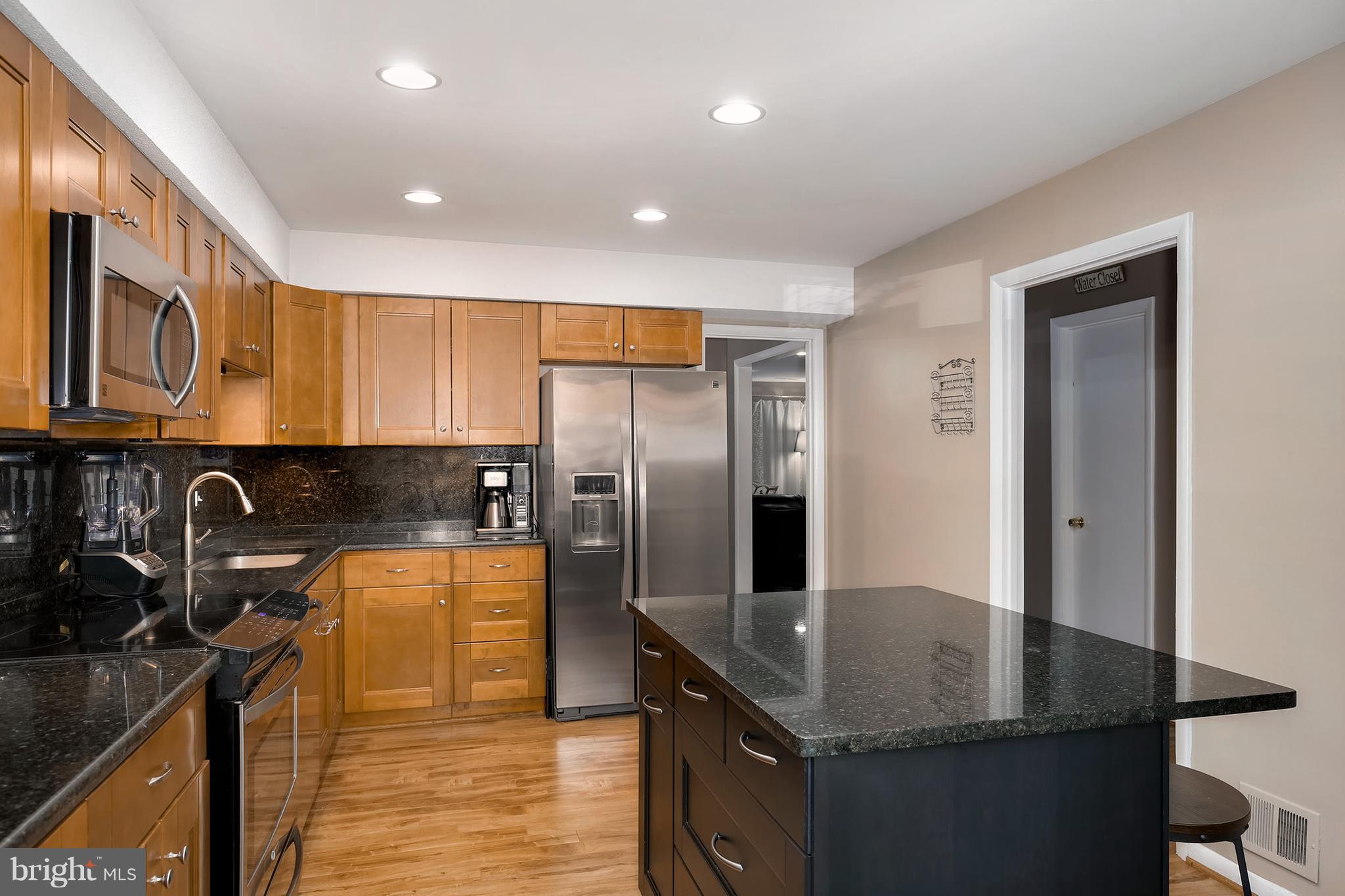 11623 Newbridge Court Reston, VA 20191 - Photo 4 of 30 Exterior (General)