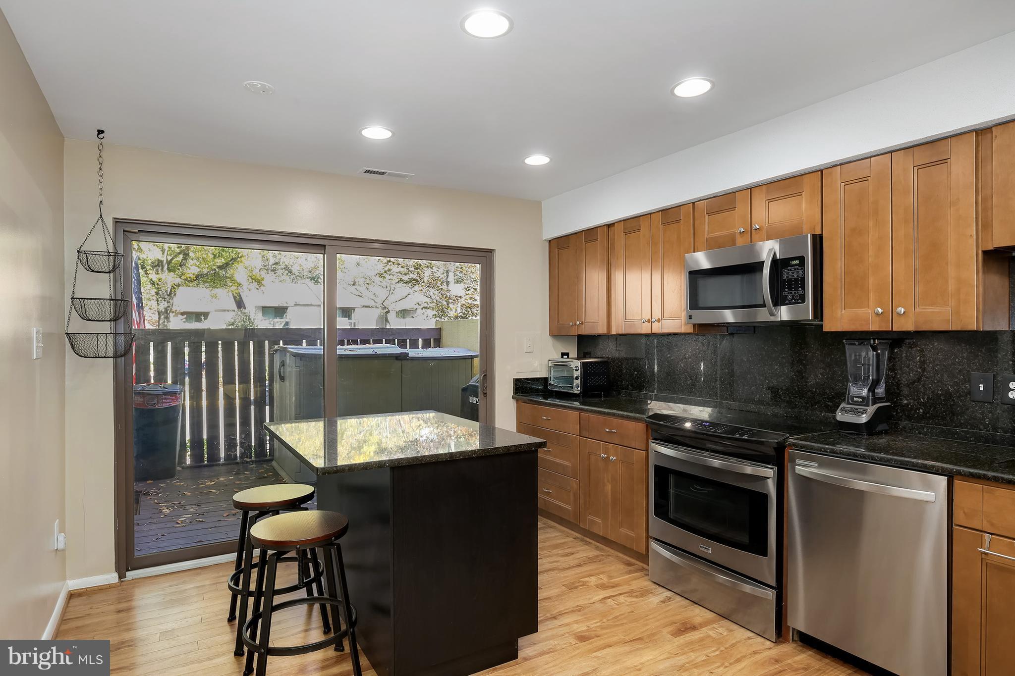 11623 Newbridge Court Reston, VA 20191 - Photo 6 of 30 Interior (General)