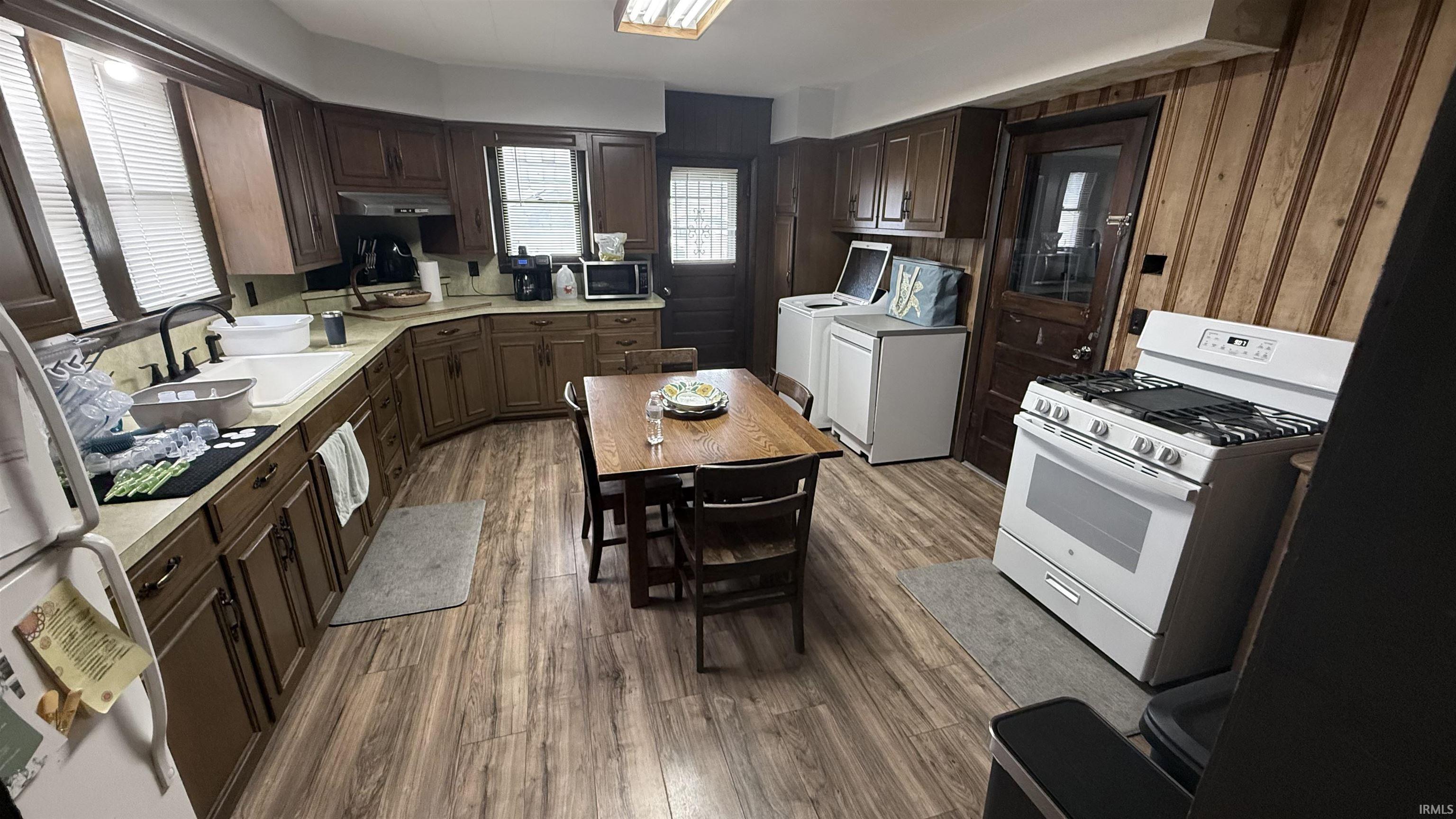 1307 Wright Street Logansport, IN 46947 - Photo 4 of 15