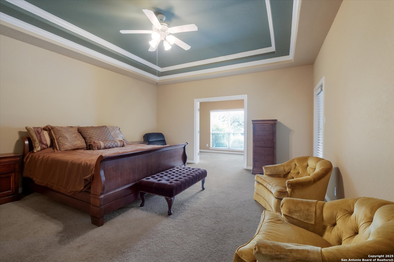 611 Ridge San Antonio, TX 78258 - Photo 18 of 42 a living room with furniture and a window