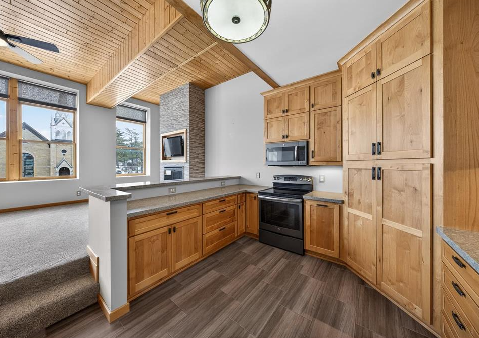 201 Ridgeview Lane South, Unit 201 Lanesboro, MN 55949 - Photo 3 of 18
