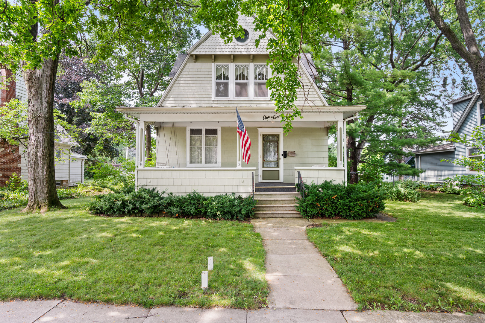 127 Alma Street Sycamore, IL 60178 - Photo 2 of 43