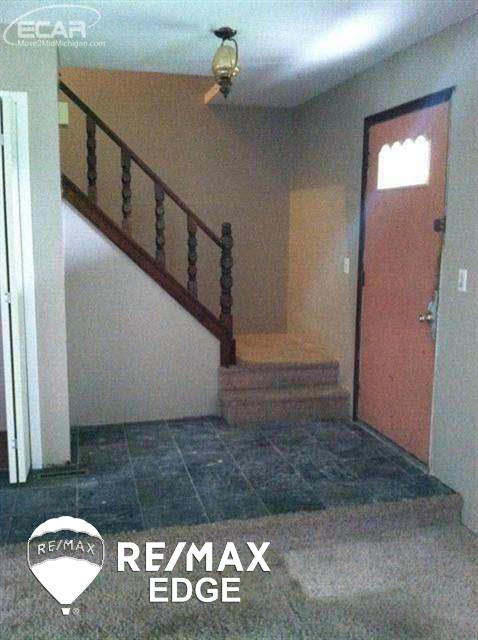 5472 East Coldwater Road Flint, MI 48506 - Photo 7 of 46 20440878-6.JPG