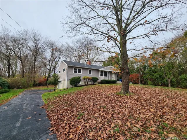 $2,800 | 24 Savi Avenue, Waterford, CT 06385