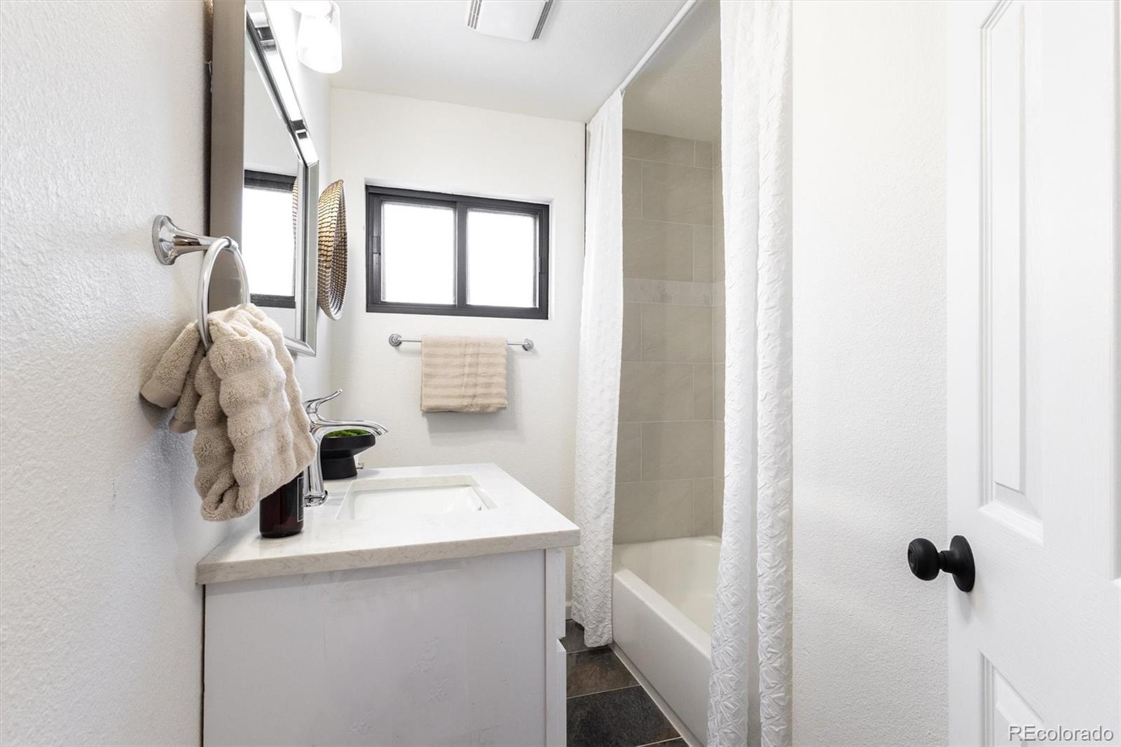 2960 Poplar Street Denver, CO 80207 - Photo 18 of 40