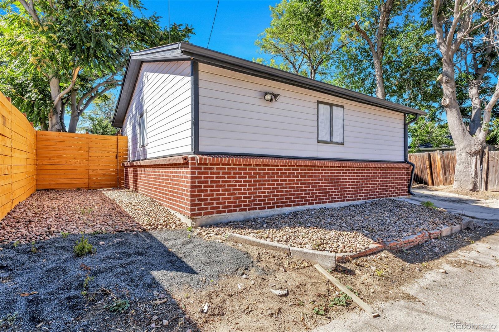 2960 Poplar Street Denver, CO 80207 - Photo 35 of 40