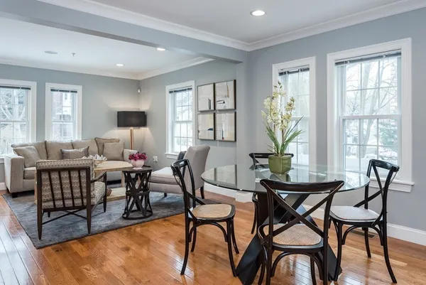 a view of a livingroom and dining room