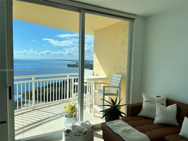 $4,700 | 2475 Brickell Avenue, Unit 2207, Miami, FL 33129