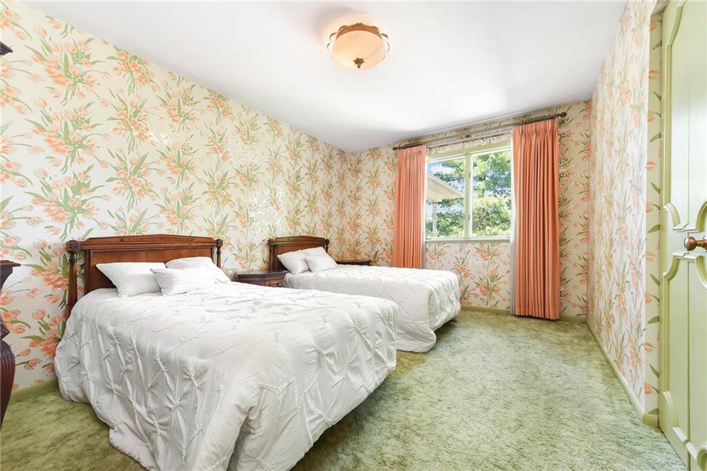 154 Gilda Avenue Pittsburgh, PA 15217 - Photo 15 of 25 a bedroom with bed and window