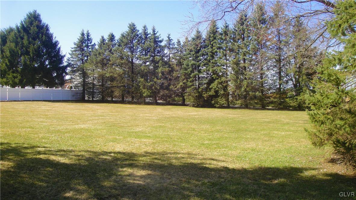 3424 Bridlepath Road Easton, PA 18045 - Photo 4 of 26 Gallery Image 4