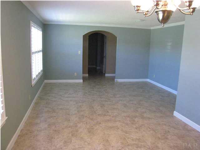 5450 Ponte Verde Road Pensacola, FL 32507 - Photo 3 of 19 Living Room