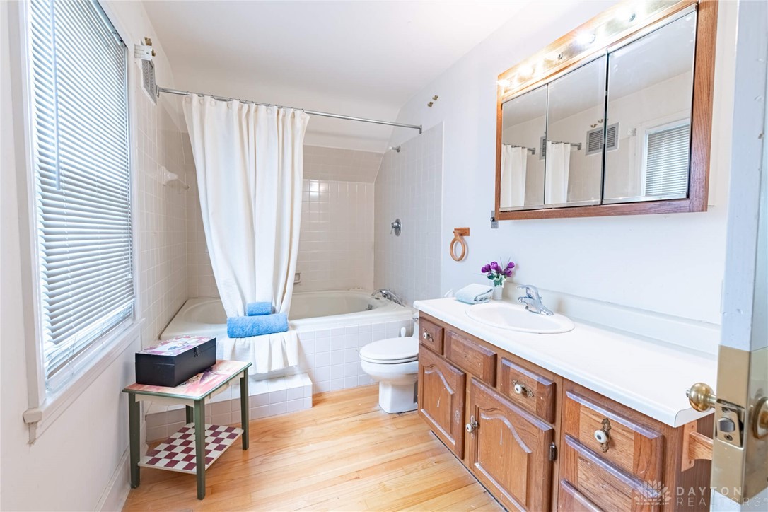 253 West Stroop Road Dayton, OH 45429 - Photo 25 of 34 En Suite Bth