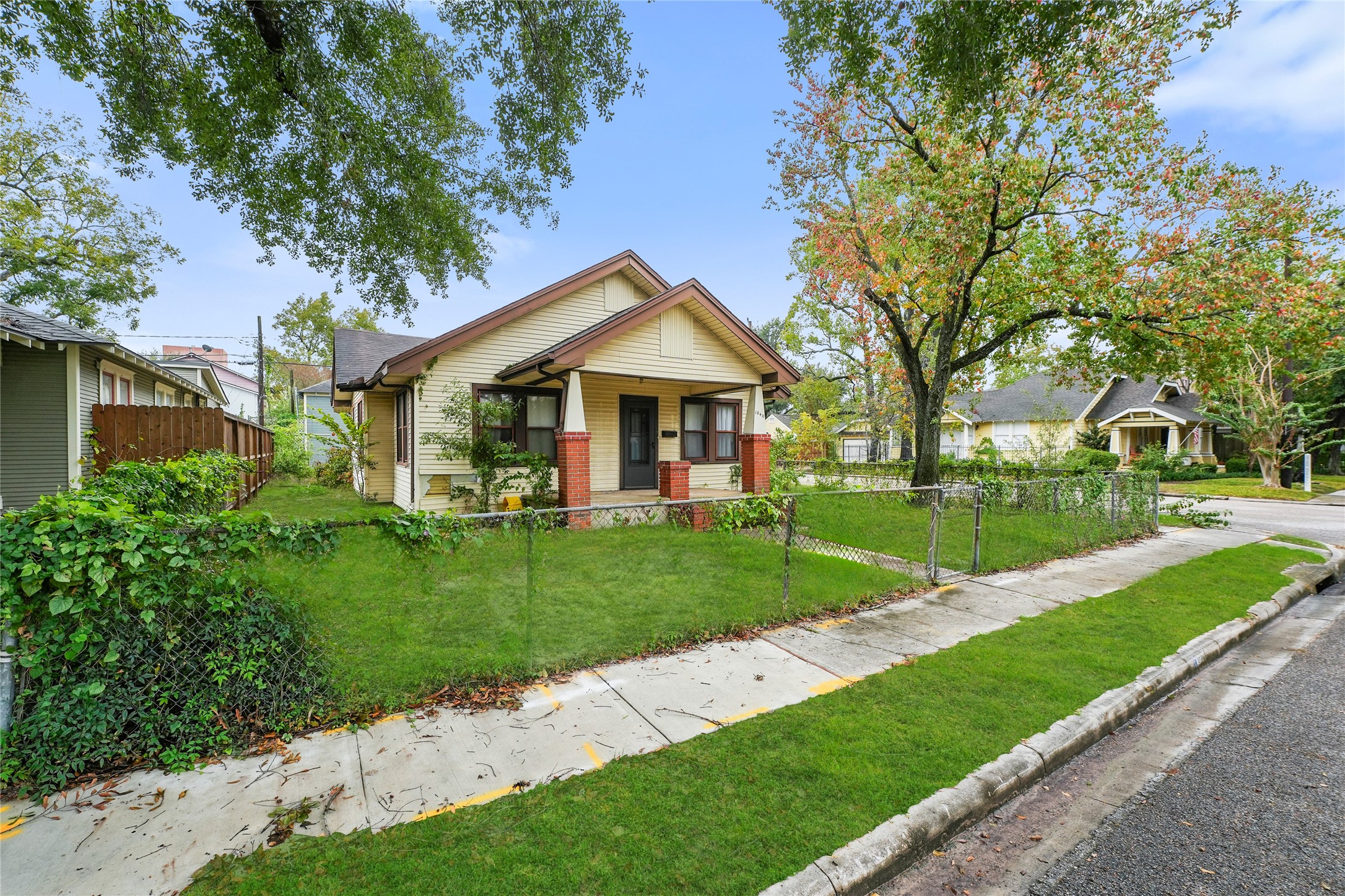 1040 West Cottage Street Houston, TX 77009 - Photo 6 of 13