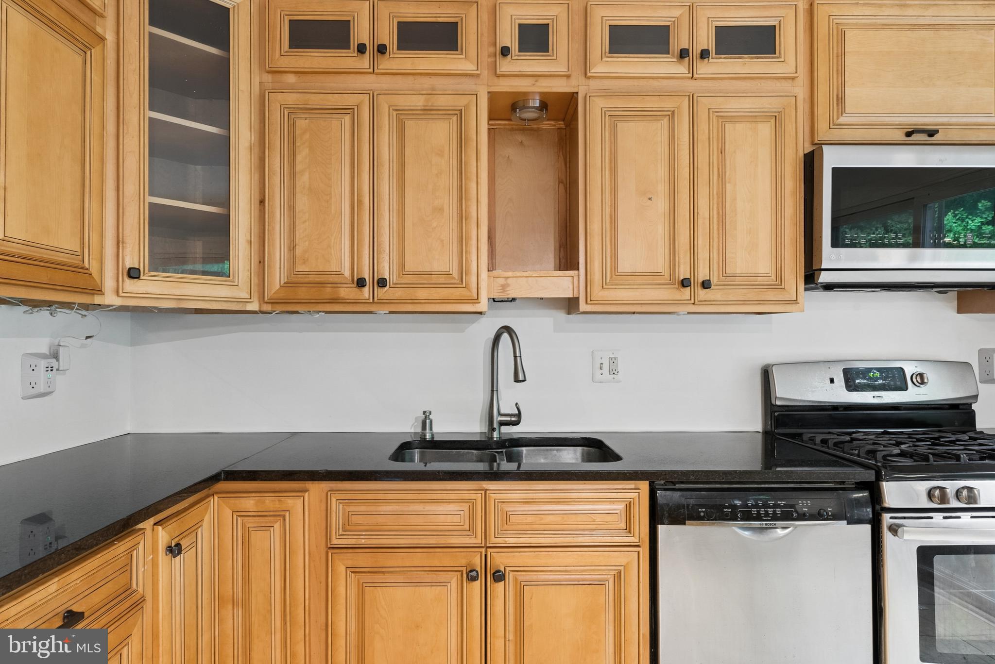 404 Crosby Road Baltimore, MD 21228 - Photo 10 of 26